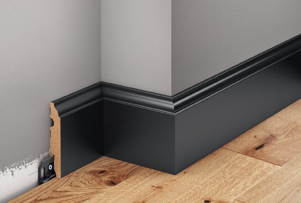 MDF-Sockelleiste 90 mm, weiß lackiert, halbmatt