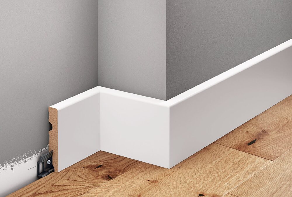 MDF-Sockelleiste 80 mm, weiß lackiert, halbmatt · Profil 1242