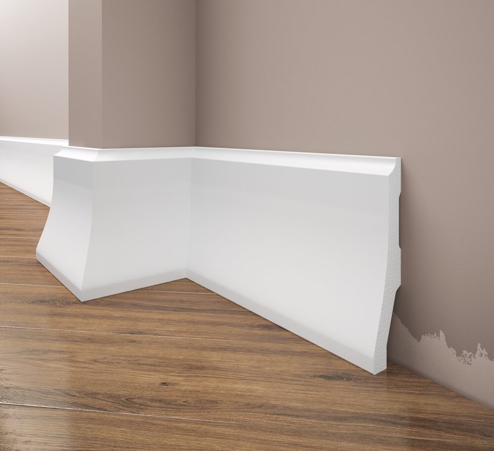 Sockelleiste 120 × 26 mm, weiß lackiert